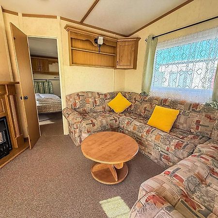 6 Berth Caravan By The Beach In Hunstanton In Norfolk, Pets Welcome Ref 13009L Exterior photo