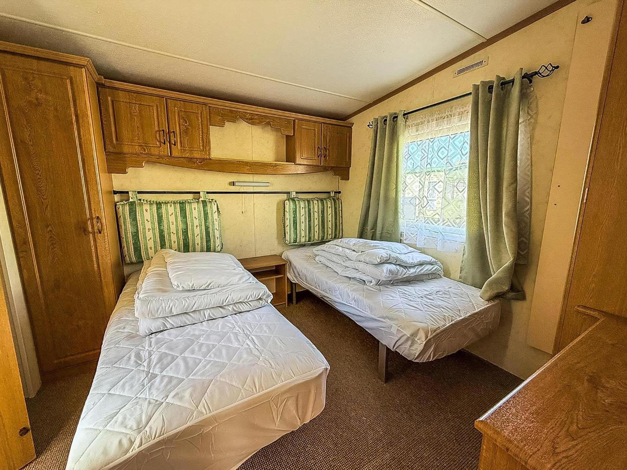 6 Berth Caravan By The Beach In Hunstanton In Norfolk, Pets Welcome Ref 13009L Exterior photo