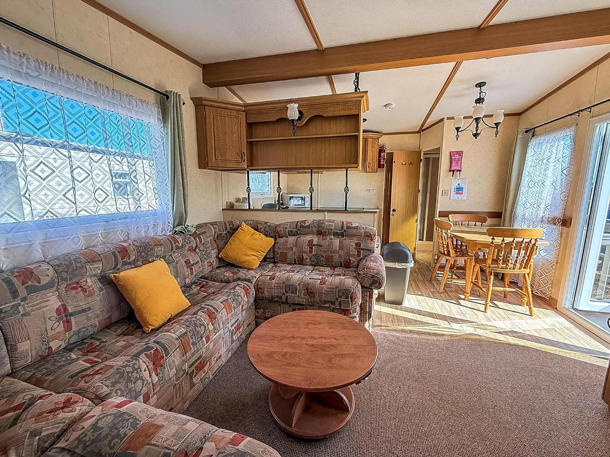 6 Berth Caravan By The Beach In Hunstanton In Norfolk, Pets Welcome Ref 13009L Exterior photo